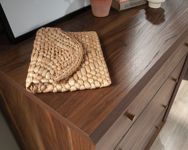4-Drawer Bedroom Chest in Grand Walnut - Image 5